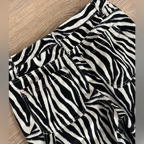 BDG Leila Zebra Print Carpenter Cargo Pants | Size 30 Urban Outfitters - Picture 7 of 15